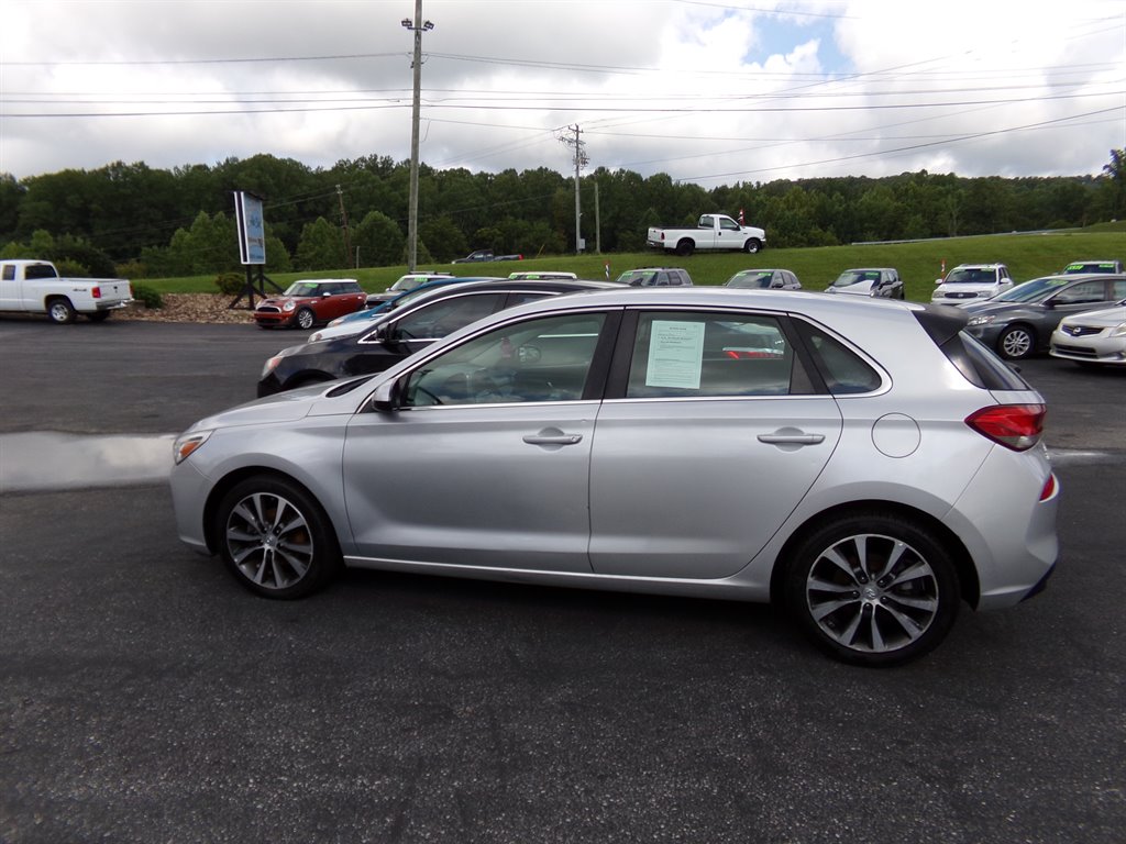 hyundai elantra gt 2019 KMHH35LE0KU103117 image hyundai elantra gt 2019 KMHH35LE0KU103117 image